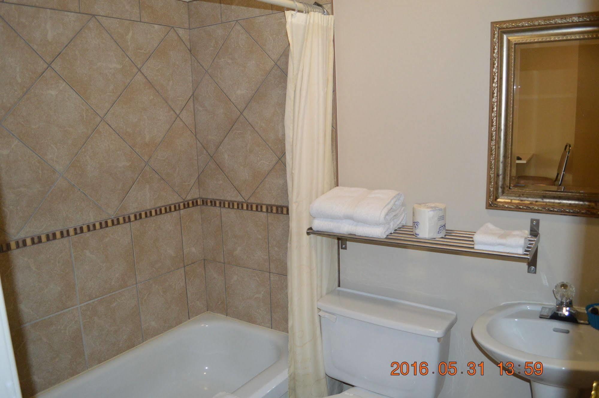 Motel-Auberge Hélene Victoriaville Eksteriør bilde