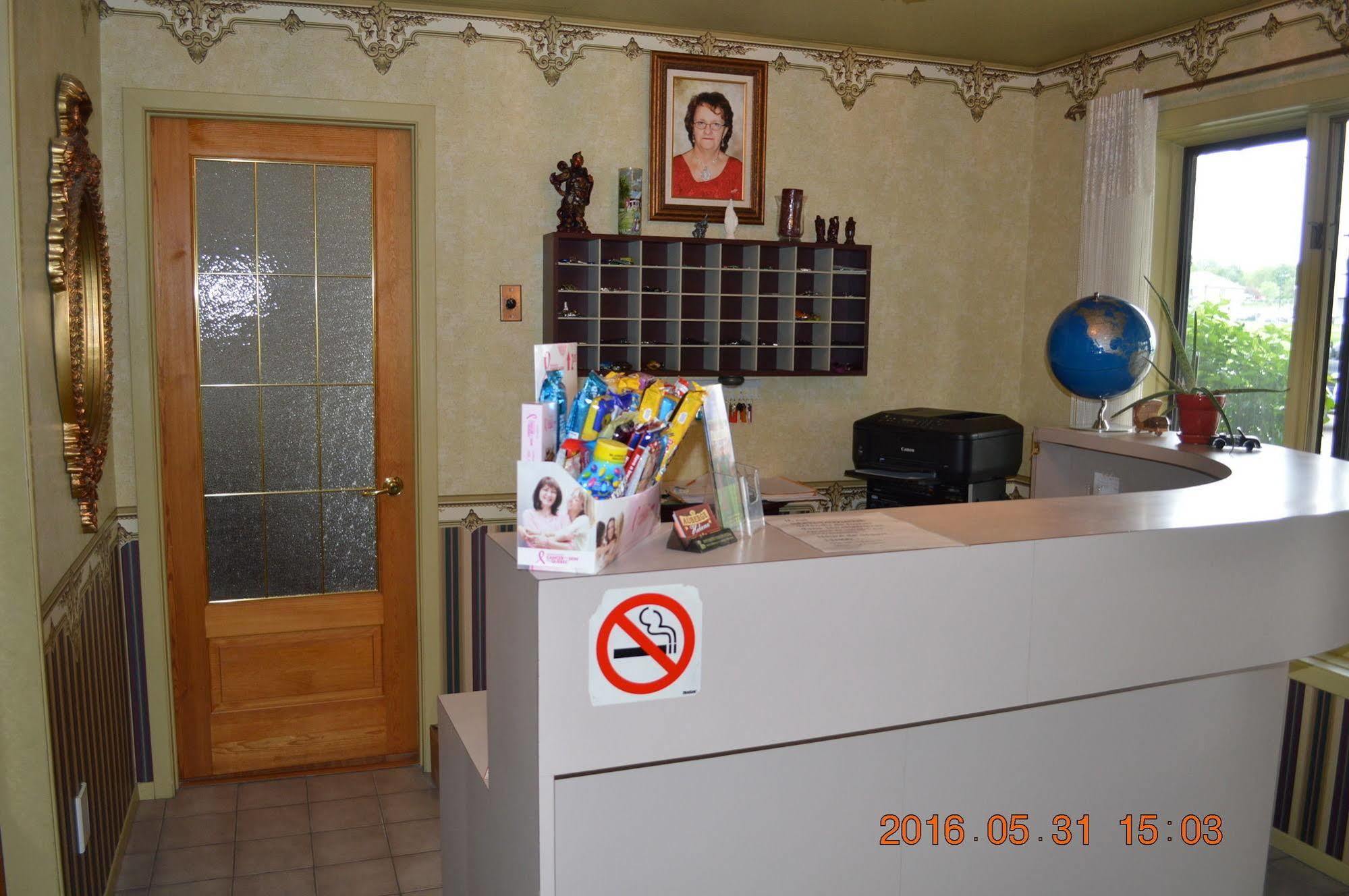 Motel-Auberge Hélene Victoriaville Eksteriør bilde