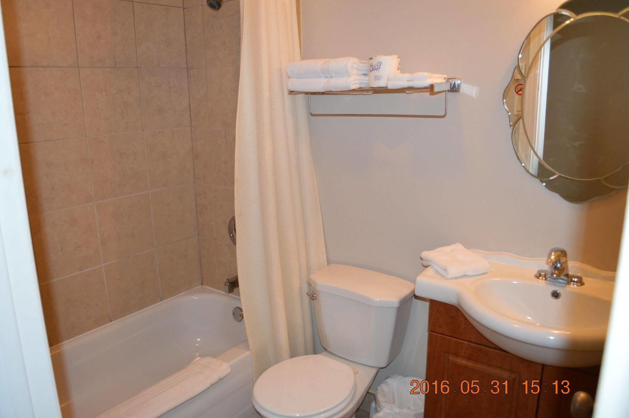 Motel-Auberge Hélene Victoriaville Eksteriør bilde