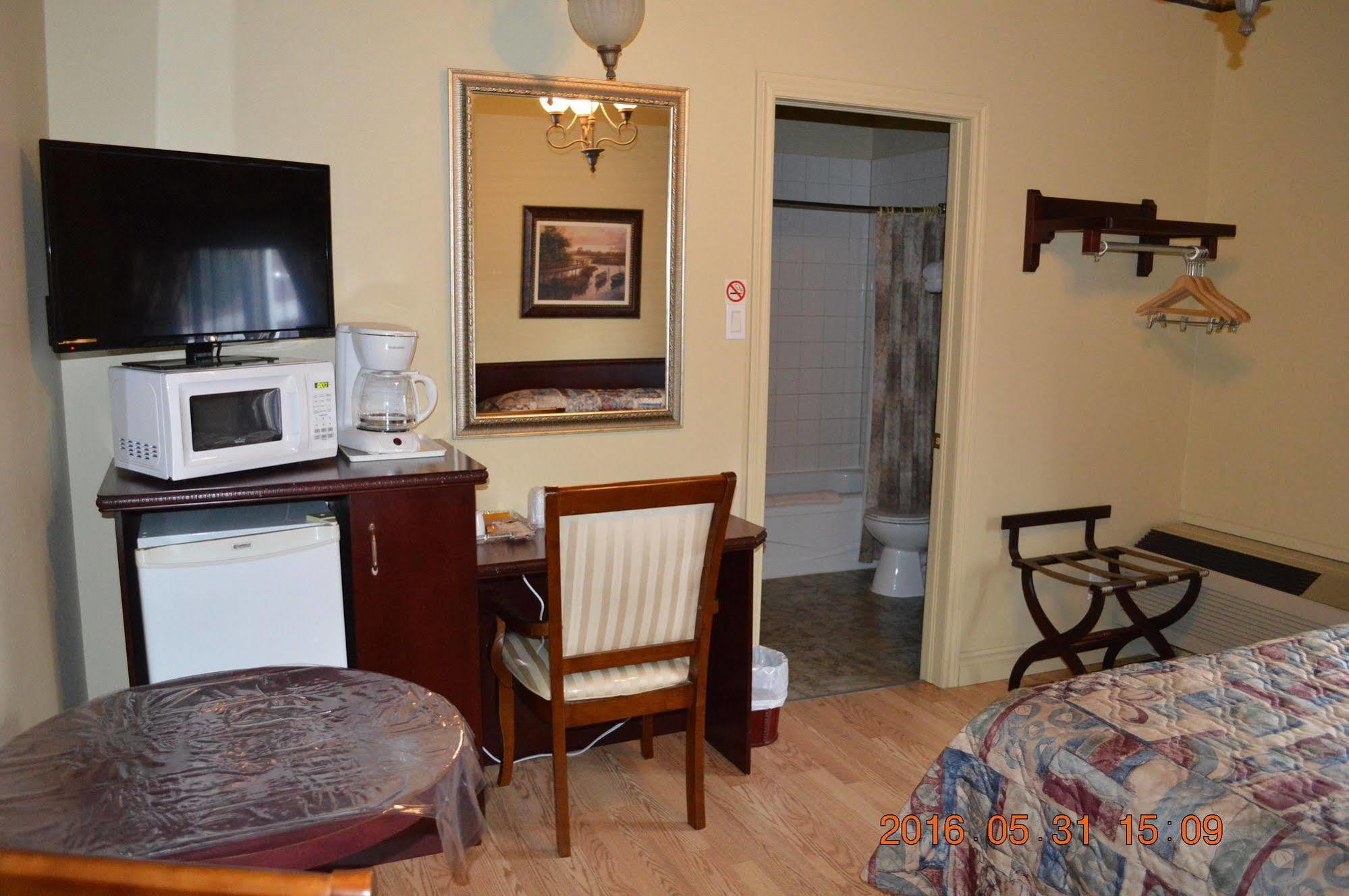 Motel-Auberge Hélene Victoriaville Eksteriør bilde