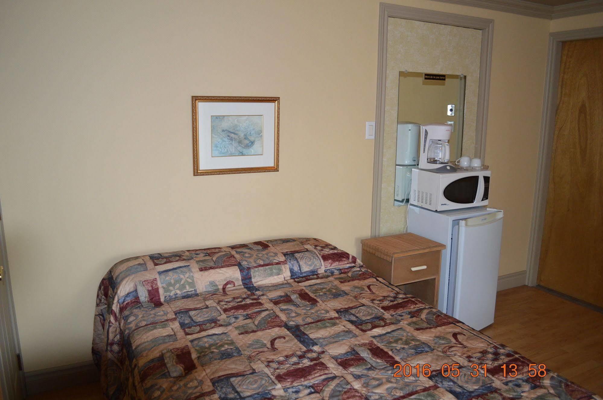 Motel-Auberge Hélene Victoriaville Eksteriør bilde