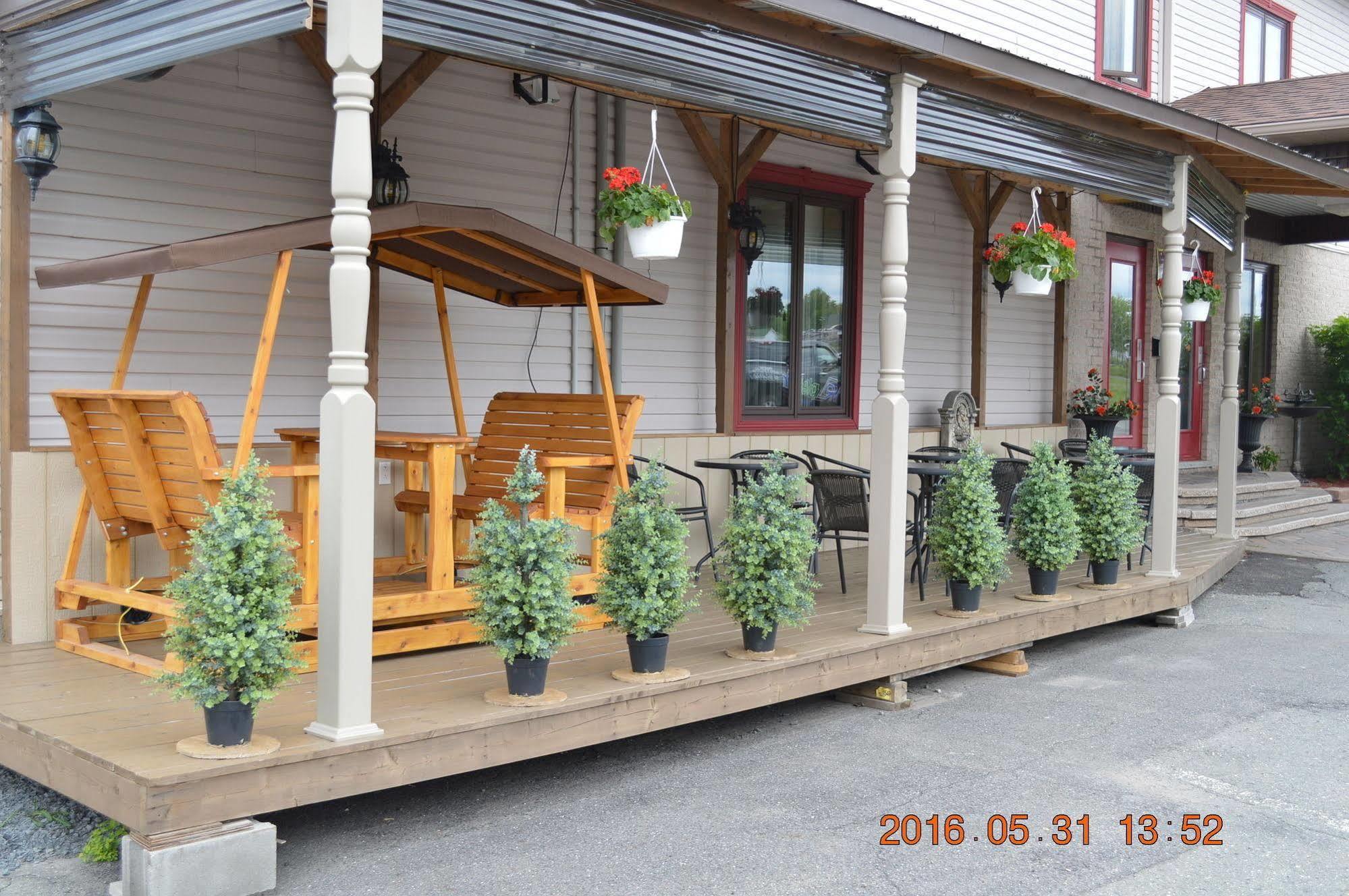 Motel-Auberge Hélene Victoriaville Eksteriør bilde